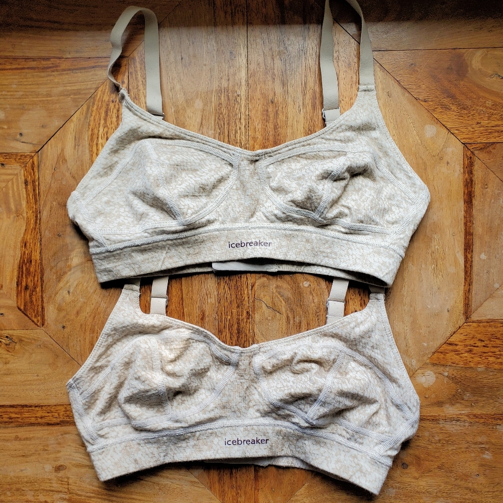 TWO Icebreaker Queens Clasp Merino Sports Bra M Medium Sand/Snow